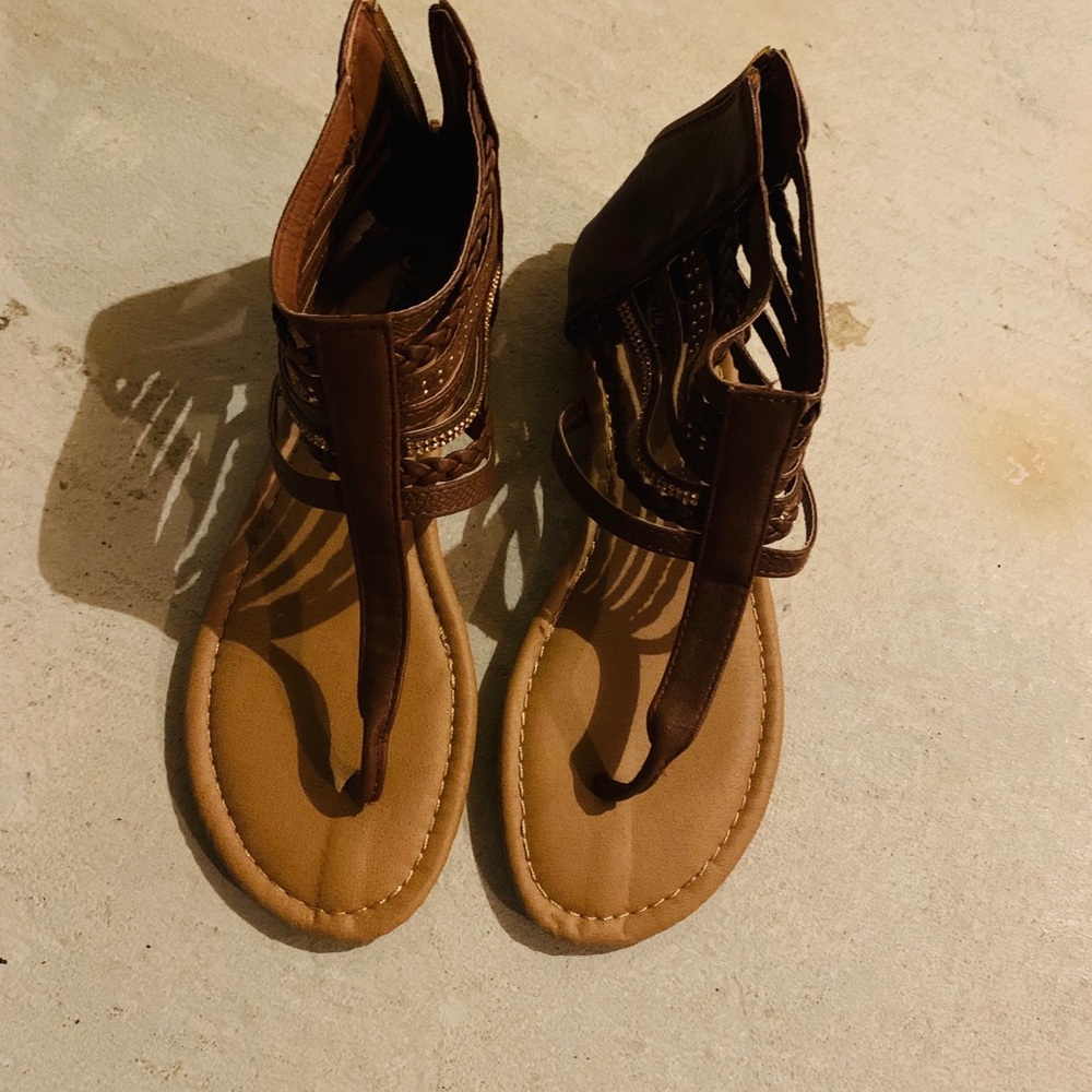 Shoes - Picture 8 of 11